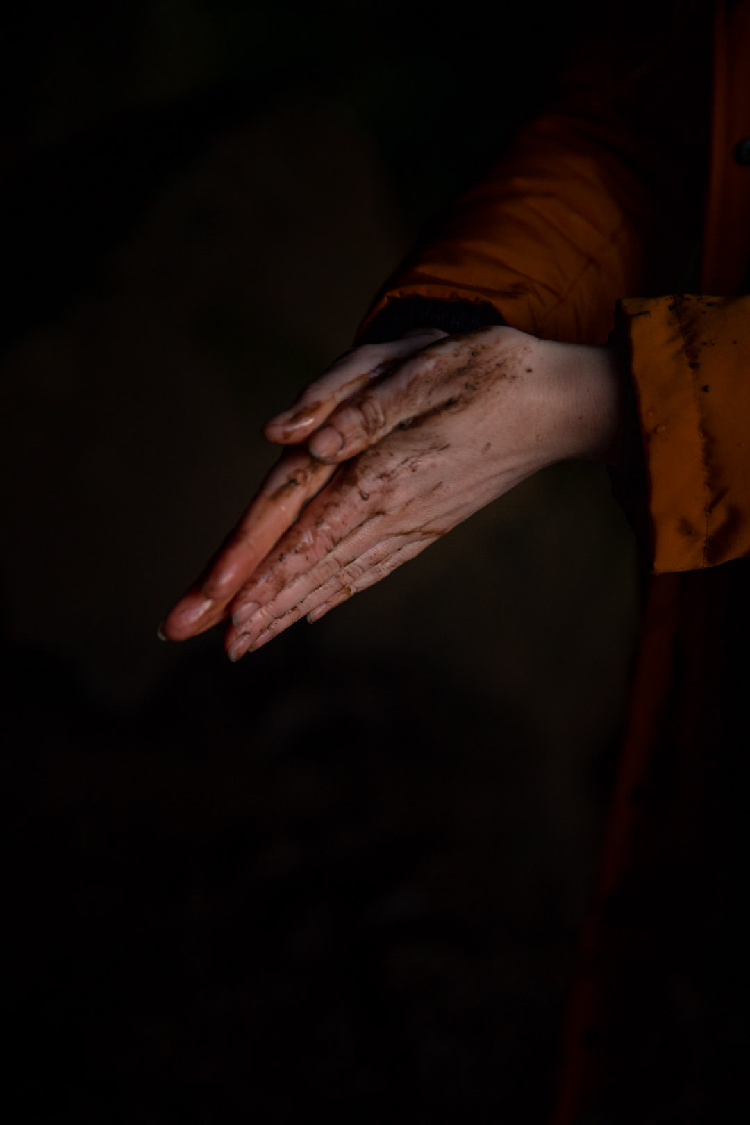 dirty hands
